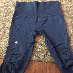 Lulu Seamless Capri Pants